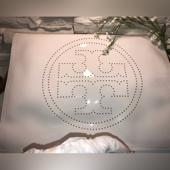 Tory Burch Handbags - AUTHENTIC Tory Burch Tote Bag Ivory (Off White) Very RARE